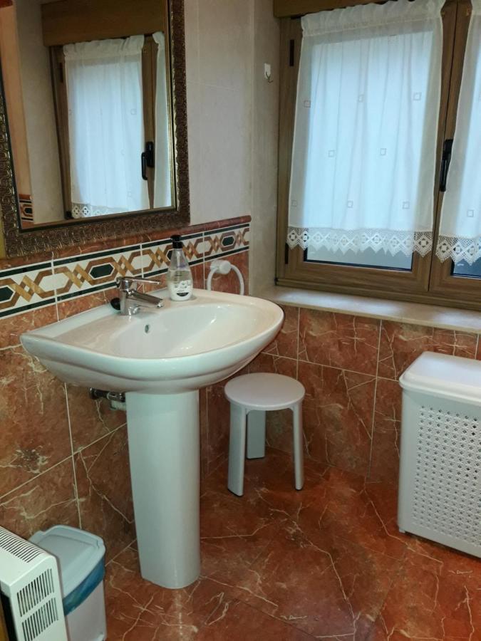 Apartamento El Fondon 1 Cangas de Onis Exterior photo